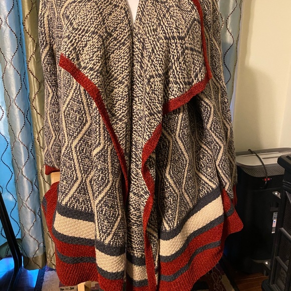 Plus size Sweater - Picture 1 of 5